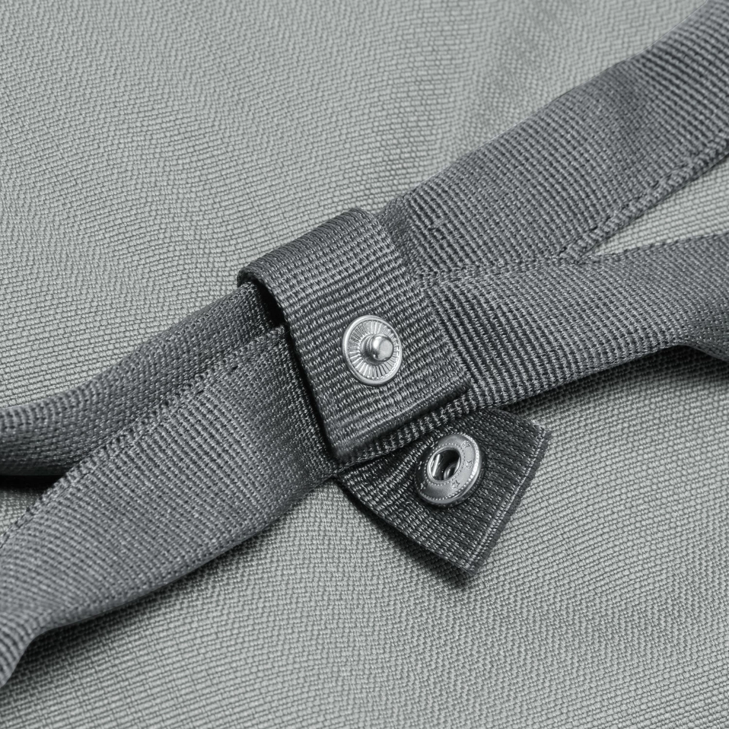 Nike Brasilia 9.5 Sports Bag - Grey 6 Nike Brasilia 9.5 Sports Bag - Grey - Image 4