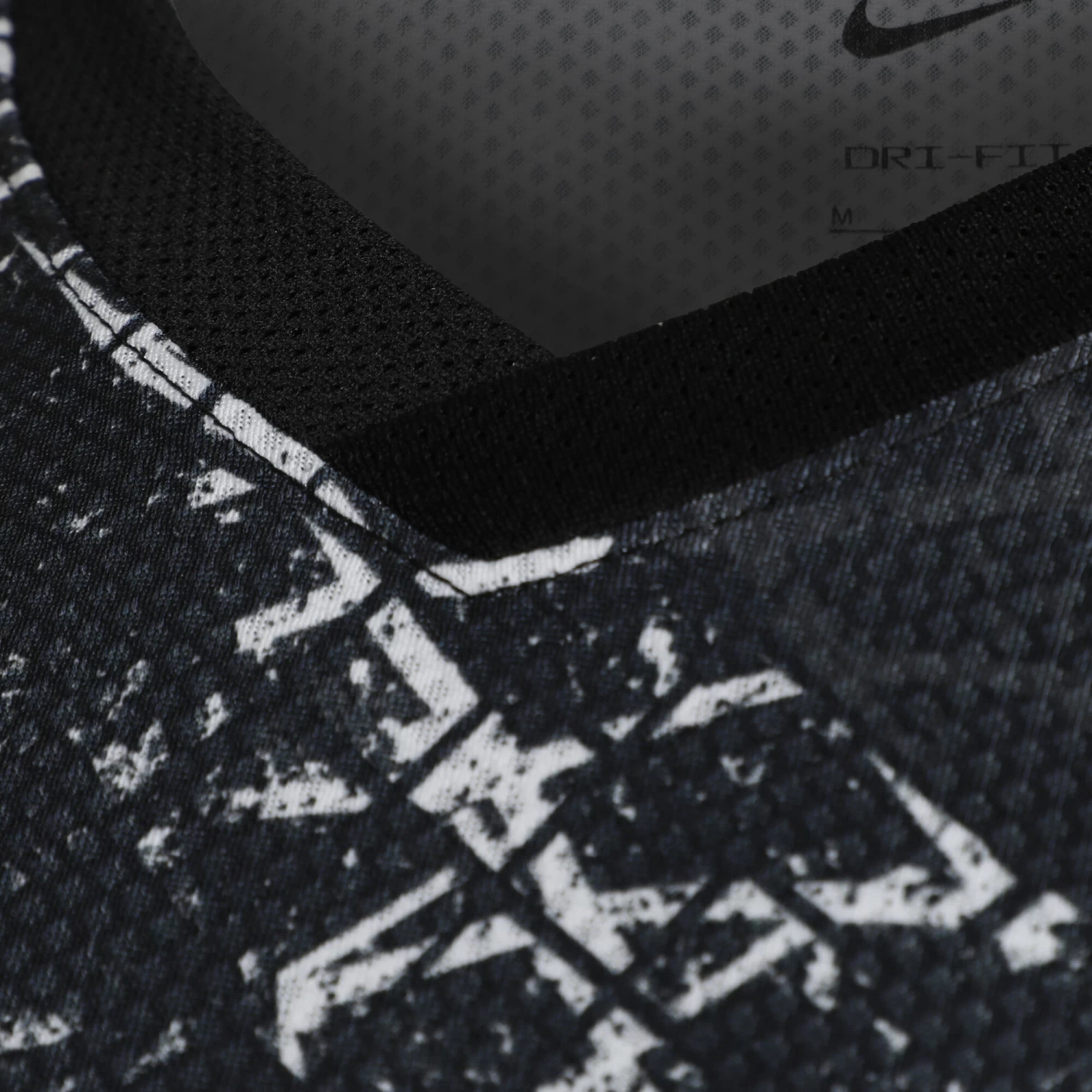 Nike Dri-Fit Victory Court Novelty T-Shirt Men - Black, White 6 Nike Dri-Fit Victory Court Novelty T-Shirt Men - Black, White - Image 4